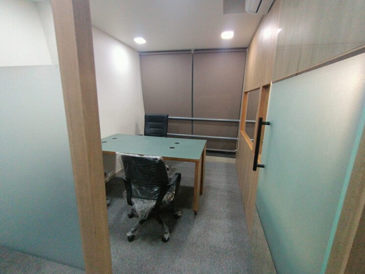 Team Area, shivalik-abaise Commercial Office Space 1337 Sq.Ft. In Prahlad Nagar Ahmedabad 8771104