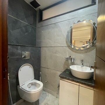Bathroom in 3 BHK Villa at BPTP Amstoria Country Floor, Sector 102 – for Rent
