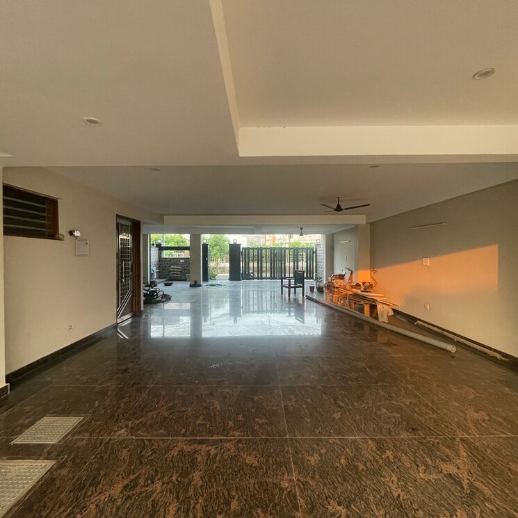  Parking, bptp-amstoria-country-floor 3 Bedroom 2500 Sq.Ft. Villa In Sector 102 Gurgaon 8771170
