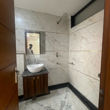 Kitchen in 3 BHK Villa at BPTP Amstoria Country Floor, Sector 102 – for Rent
