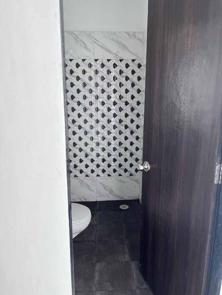 Bathroom, uk-iridium-tower-2 2 Bedroom 544 Sq.Ft. Apartment In Kandivali East Mumbai 8771147