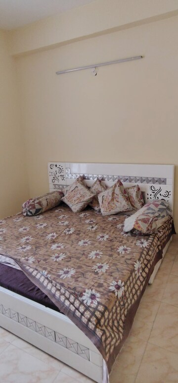 2 BHK Apartment For Rent in Adore Happy Homes, Sector 86