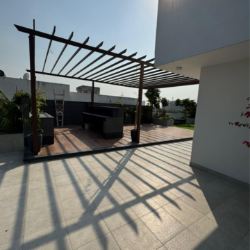 Terrace in 4 BHK Builder Floor at Ansal Sushant Lok I, Sector 43 – for Sale
