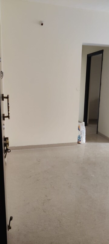 Room in 2 BHK Apartment at Bhoomi Midas, Kurla – for Rent