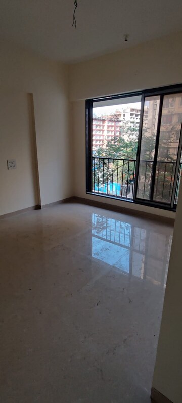 Room in 2 BHK Apartment at Bhoomi Midas, Kurla – for Rent