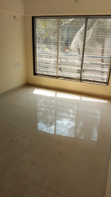Room in 3 BHK Apartment at Himbindu CHS, Goregaon West – for Sale