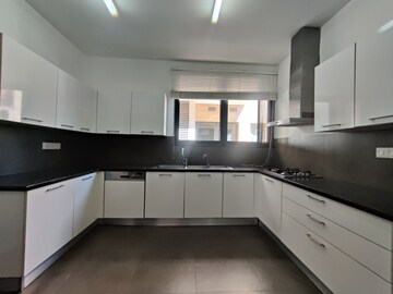 Kitchen in 4 BHK Villa at Prestige Golfshire, Nandi Hills – for Rent