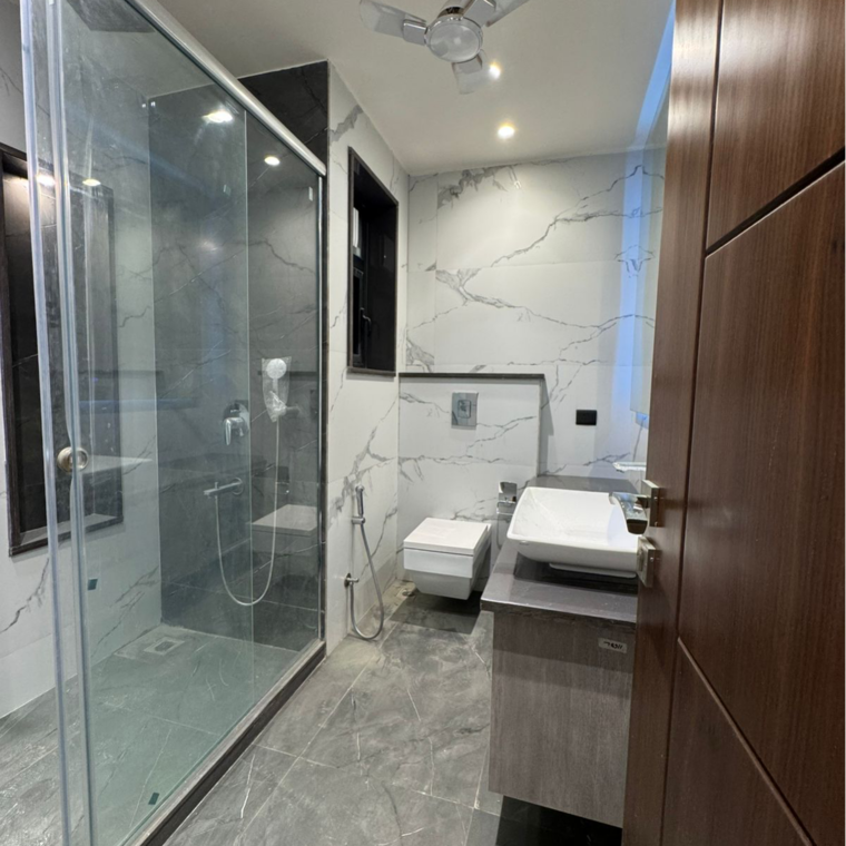 Bathroom, ansal-sushant-lok-i 4 Bedroom 418 Sq.Yd. Builder Floor In Sector 43 Gurgaon 8771414