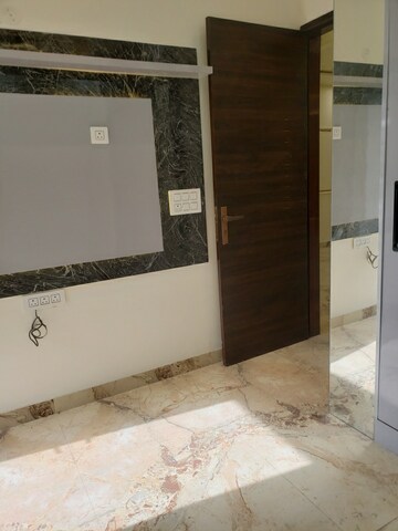 Room in 2 BHK Builder Floor at Shiv Nagar – for Sale