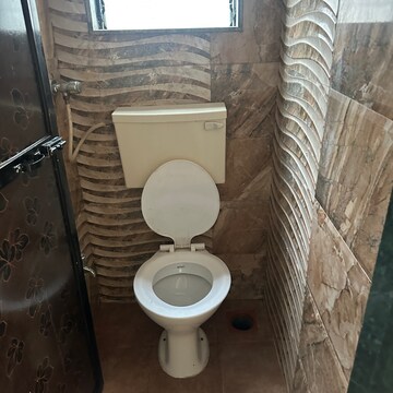 Bathroom in 1 BHK Apartment at Leo Group Housing Complex, Jaydev Singh Nagar – for Rent