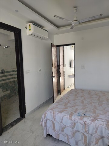 Room in 1 BHK Apartment at Ansal Sushant Floors, Sushant Lok ii – for Rent
