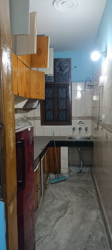 Kitchen in 1 BHK Builder Floor at Chanderpriya Apartments, Rohini Sector 8 – for Rent