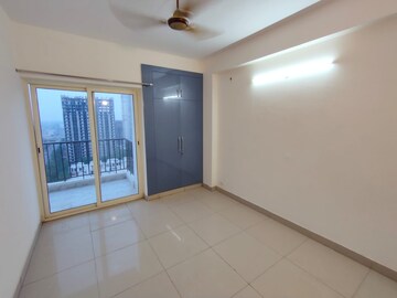 Room in 3 BHK Apartment at Panchsheel Greens II, Sector 16 Greater Noida – for Rent