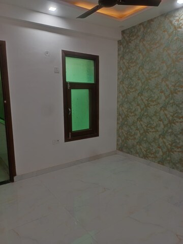 Room in 1 BHK Apartment at Vasundhara Sector 1 – for Rent