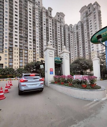 3 BHK Apartment – Exterior View View at DLF Hamilton Court, Sector 27 - for Sale