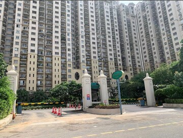 3 BHK Apartment – Exterior View View at DLF Hamilton Court, Sector 27 - for Sale