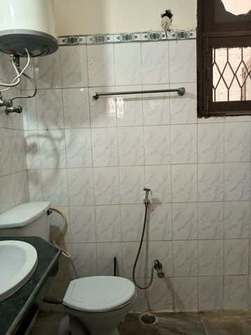 Bathroom in 2 BHK Builder Floor at Ardee City, Sector 52 – for Rent