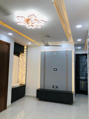 Furnished Amenities in 2 BHK Builder Floor at Vipin Garden – for Sale