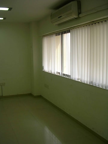 Room in  Office Space at Raheja Center, Nariman Point – for Rent