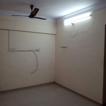 Room in 1 BHK Apartment at Swapnalok Apartment Andheri, Andheri East – for Sale