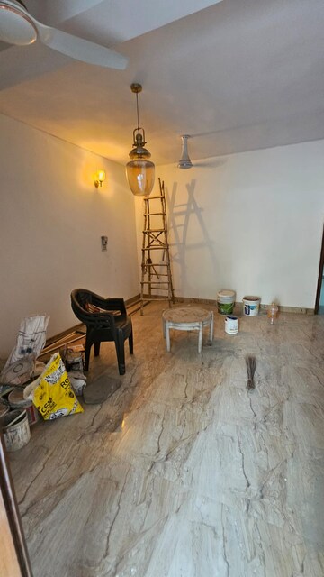 Room in 3 BHK Apartment at Sarita Vihar – for Rent