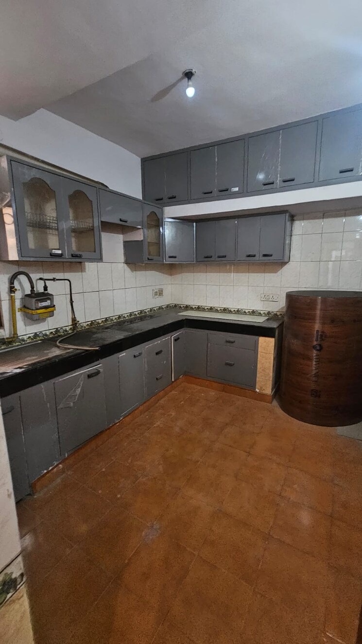 Kitchen, sarita vihar 3 Bedroom 1500 Sq.Ft. Apartment In Sarita Vihar Delhi 8771817