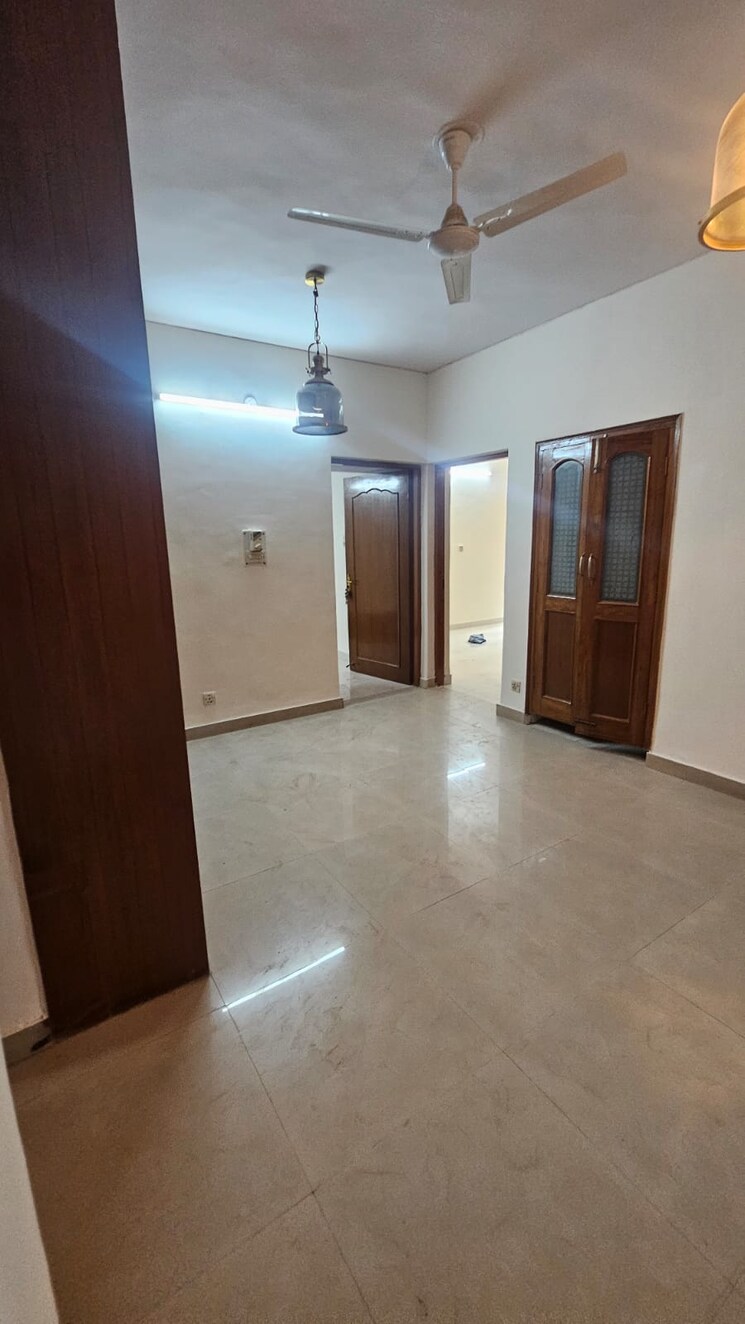Room, sarita vihar 3 Bedroom 1500 Sq.Ft. Apartment In Sarita Vihar Delhi 8771817