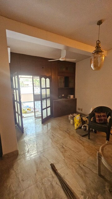 Room in 3 BHK Apartment at Sarita Vihar – for Rent