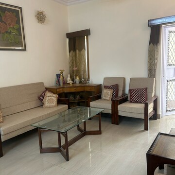 Living Room in 2 BHK Apartment at Ansari Nagar East – for Rent