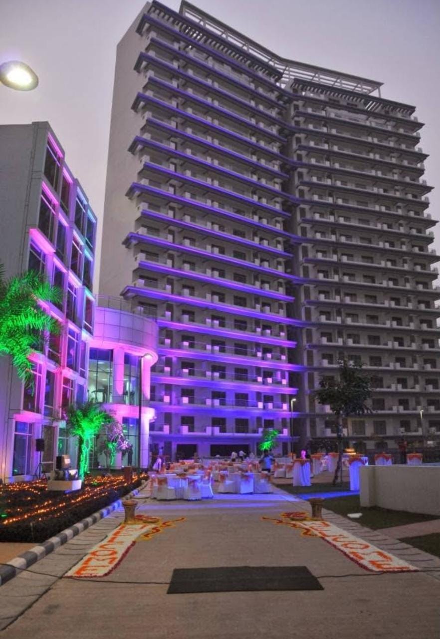 4 BHK + Servant Room 3829 Sq.Ft. Apartment in Tata Raheja Raisina Residency