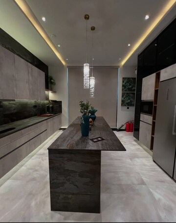 Parking in 2.5 BHK Builder Floor at Sector 33 – for Rent