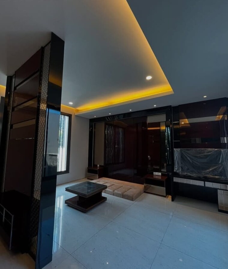 Gym, sector 33 3 Bedroom 3150 Sq.Ft. Builder Floor In Sector 33 Faridabad 8771981