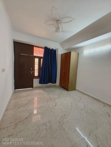 Room in 1 BHK Builder Floor at Saket – for Rent
