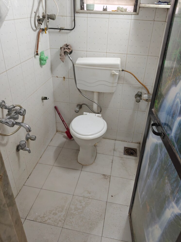 Bathroom, william-apartment 1 Bedroom 600 Sq.Ft. Apartment In Santacruz East Mumbai 8772088