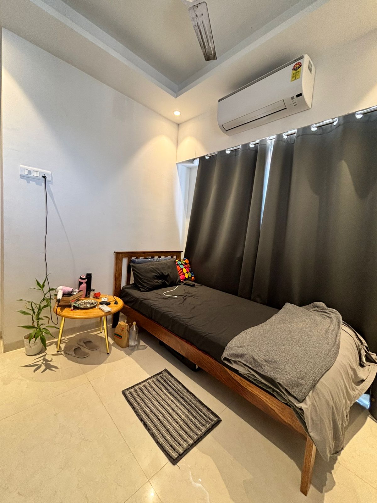 2 BHK + Extra Room Apartment For Rent in Naman Premier