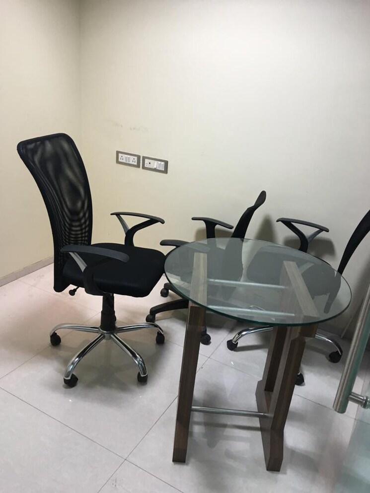 Team Area, express-zone Commercial Office Space 900 Sq.Ft. In Malad East Mumbai 8772106