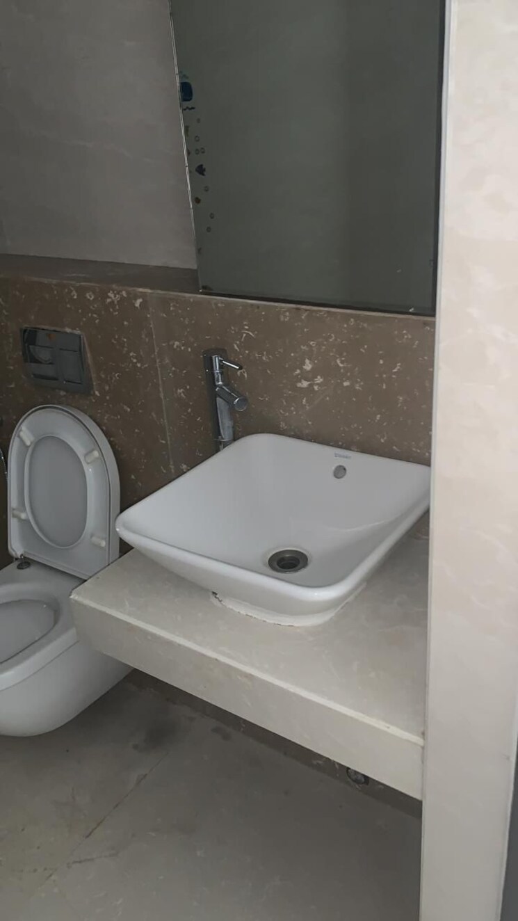 Bathroom, lodha-primero 2 Bedroom 883 Sq.Ft. Apartment In Mahalaxmi Mumbai 8772114