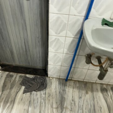 Bathroom in 1 BHK Apartment at Bhandup West – for Rent