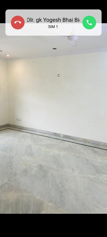 Room in 2 BHK Builder Floor at Green Park – for Rent