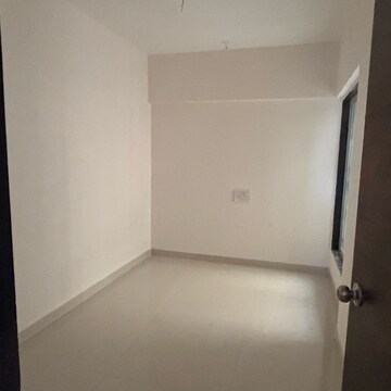 Room in 3 BHK Apartment at Tapovan CHS, Nnp Colony – for Rent