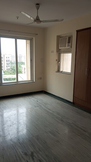 Room in 3 BHK Apartment at Hiranandani Estate Spenta, Ghodbunder Road – for Sale