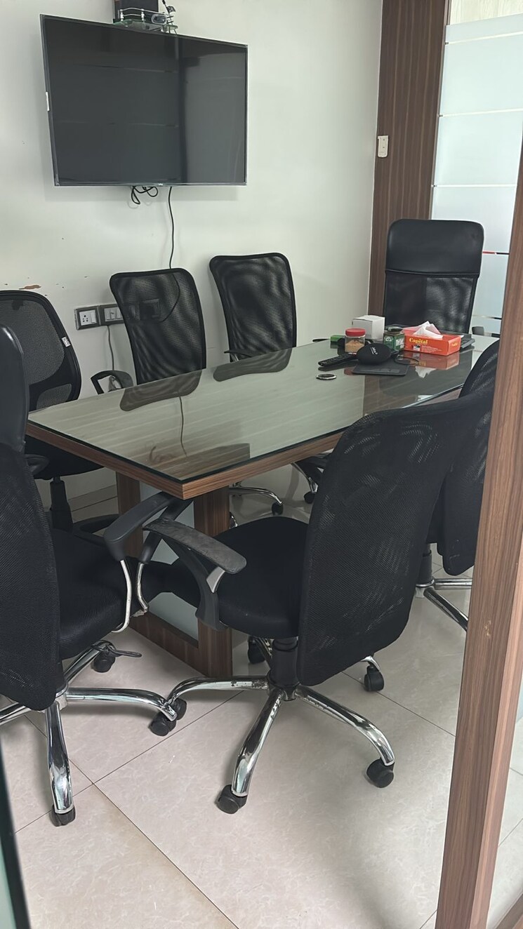 Team Area, express-zone Commercial Office Space 900 Sq.Ft. In Malad East Mumbai 8772187
