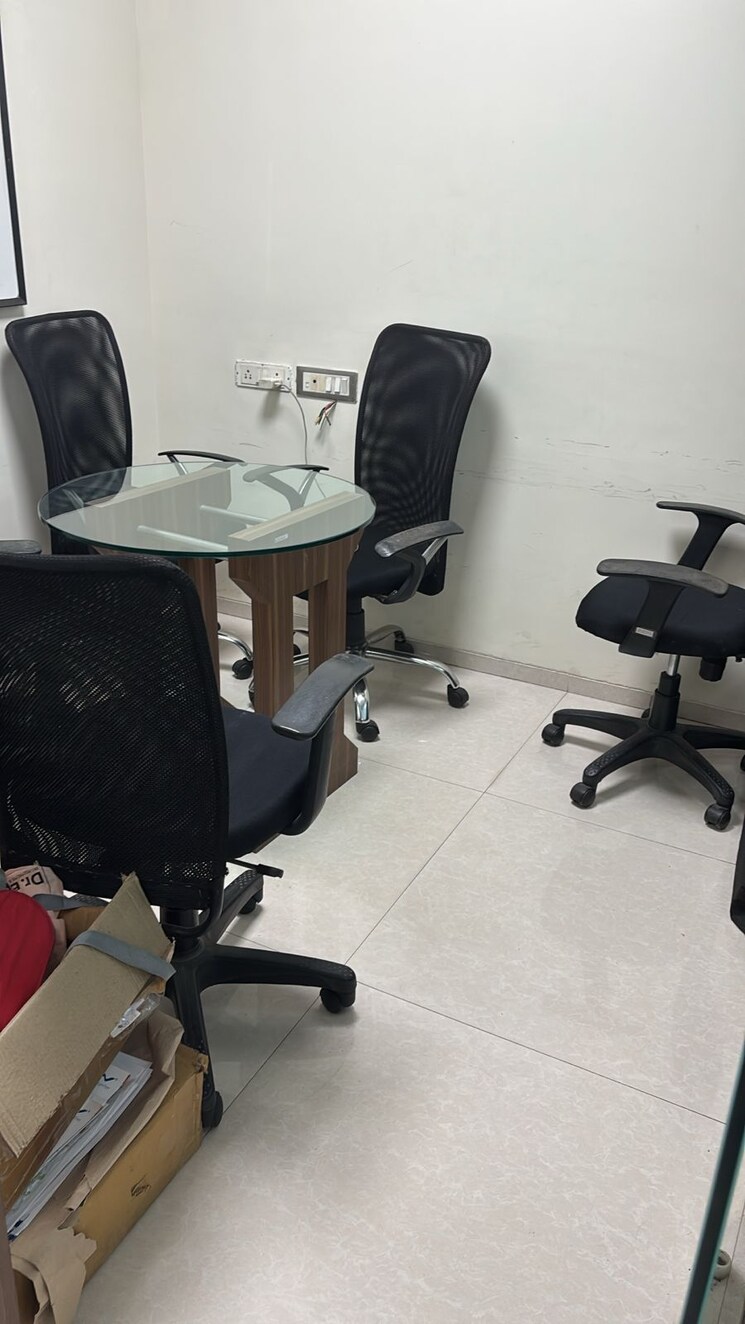 Team Area, express-zone Commercial Office Space 900 Sq.Ft. In Malad East Mumbai 8772187