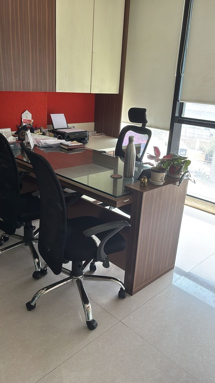 Team Area, express-zone Commercial Office Space 900 Sq.Ft. In Malad East Mumbai 8772187