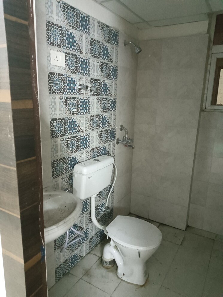 Bathroom, signature-global-proxima 2 Bedroom 675 Sq.Ft. Apartment In Sector 89 Gurgaon 8772230