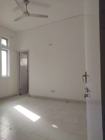 Room in 3 BHK Independent House at Sector 57 – for Rent