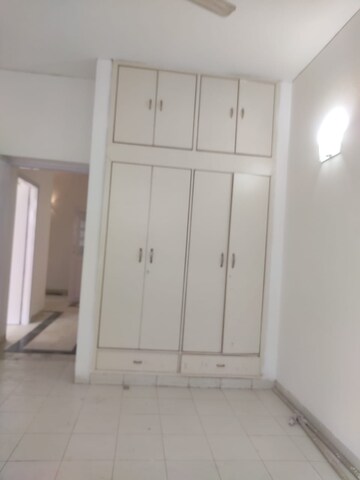 Room in 3 BHK Independent House at Sector 57 – for Rent