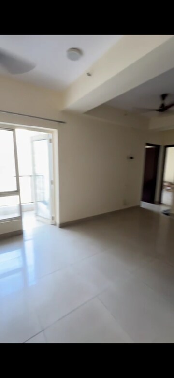 Room in 3 BHK Apartment at Ajnara Homes, Sector 16b Greater Noida – for Rent