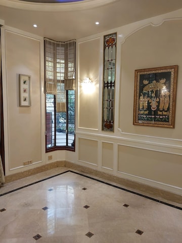 Room in 4 BHK Builder Floor at Madhu Vihar – for Rent
