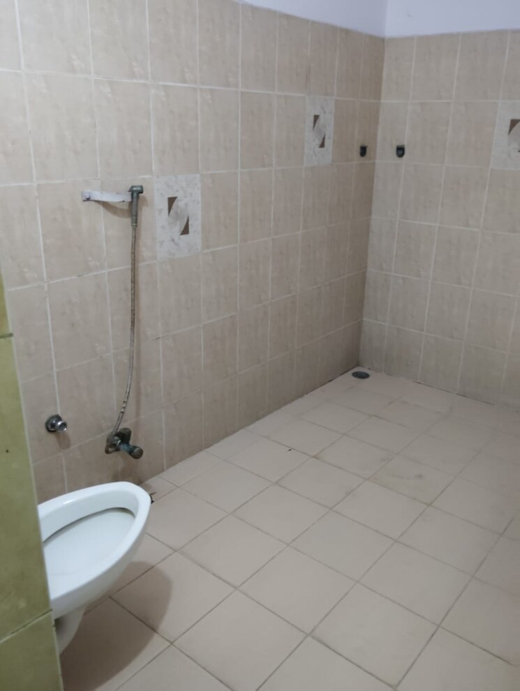 Bathroom, sector 16 a 1 Bedroom 800 Sq.Ft. Independent House In Sector 16 A Faridabad 8772359